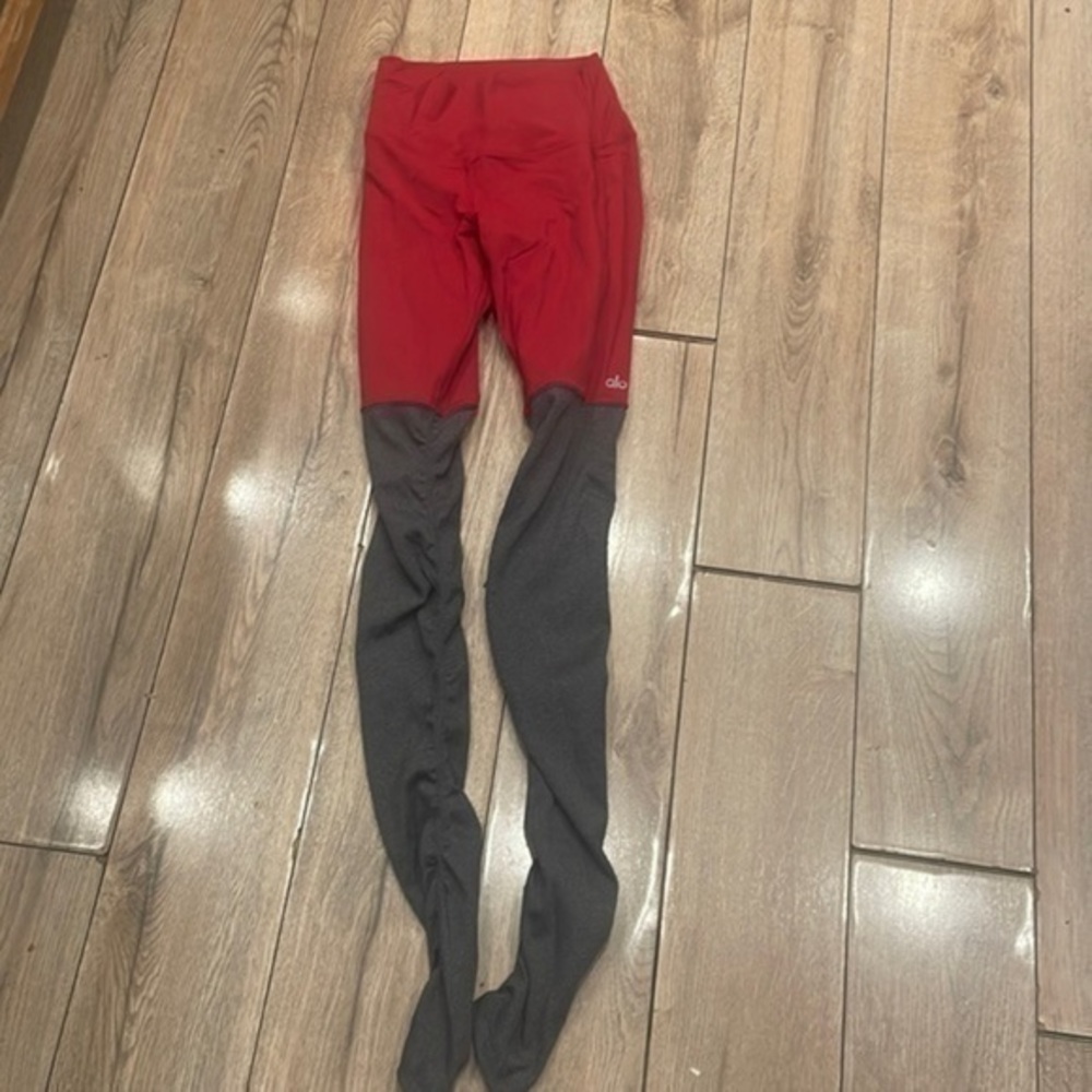 ALO xs yoga pants